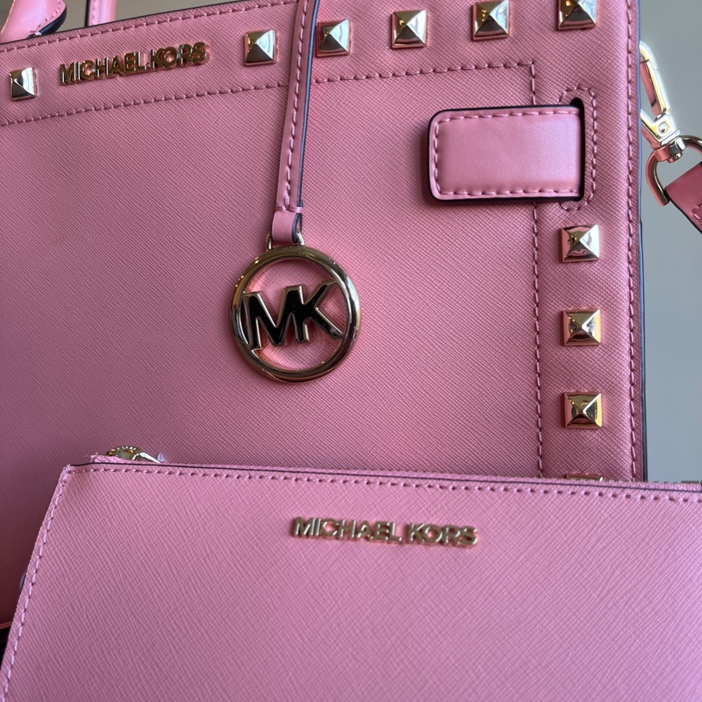 NWT Michael Kors studded rayne leather satchel PINK with matching Wallet - Picture 8 of 16